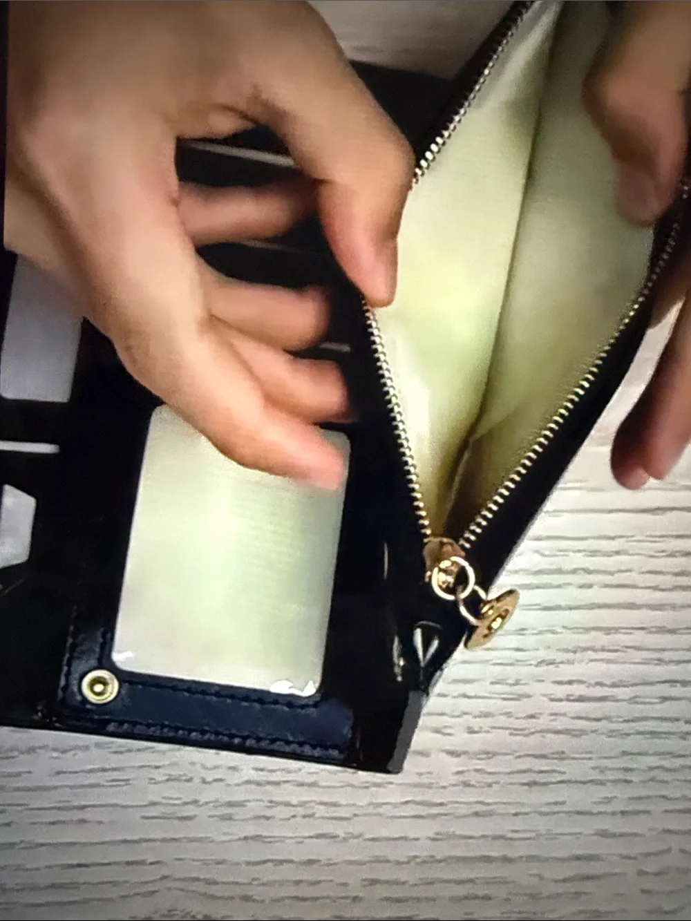 ❣️5/$25❣️ Forever Friend Black Bow Zip Wallet. 🆕